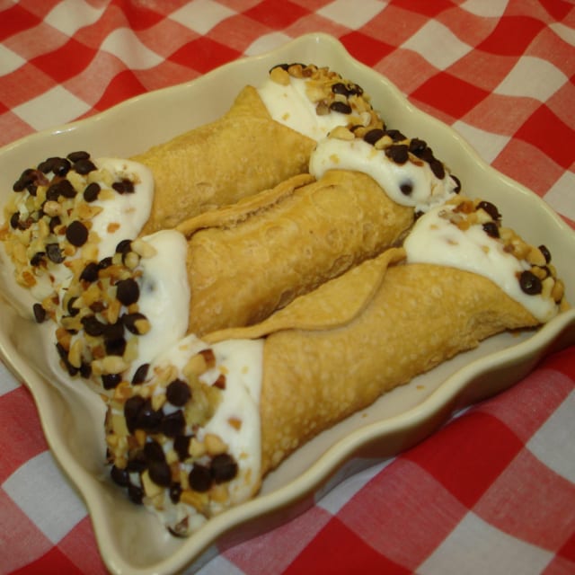 Cannoli.